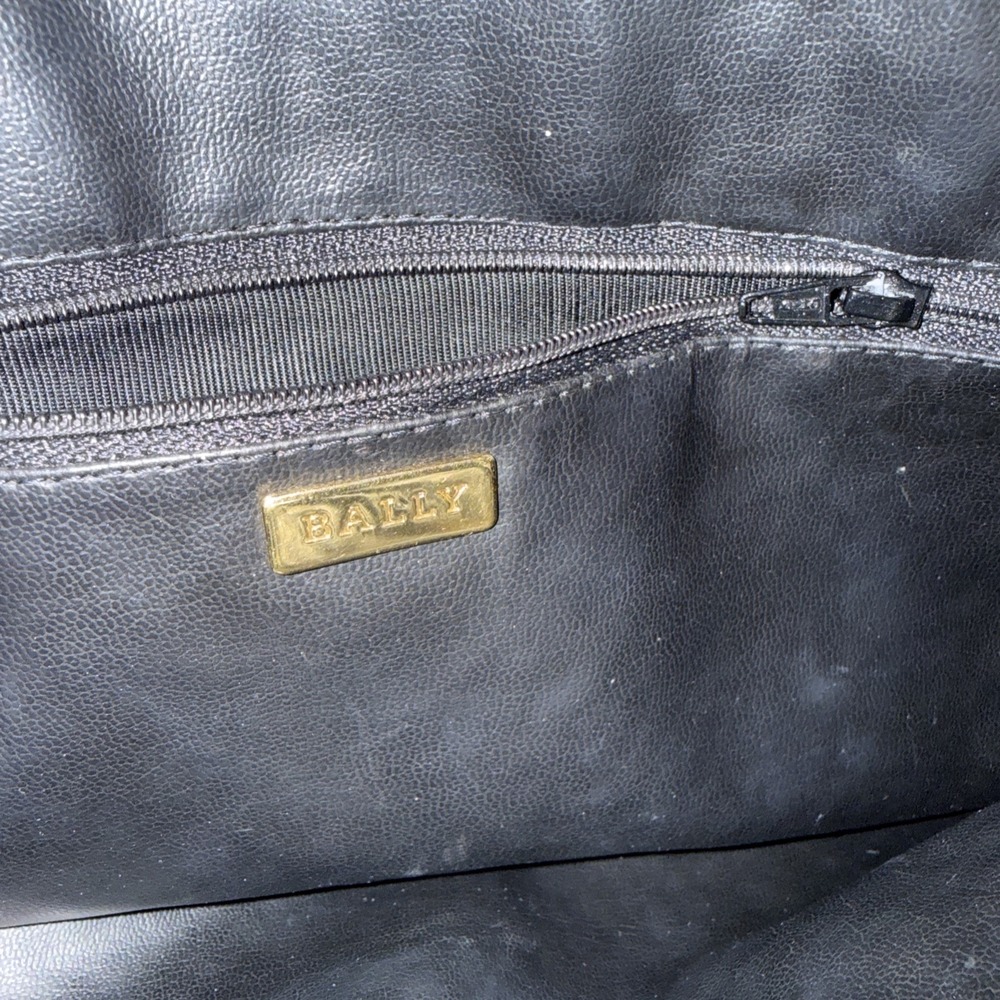 Bally Vintage Black Italian Leather Quilted Shoulder Bag Gold Chain Straps 1980s - Picture 8 of 15